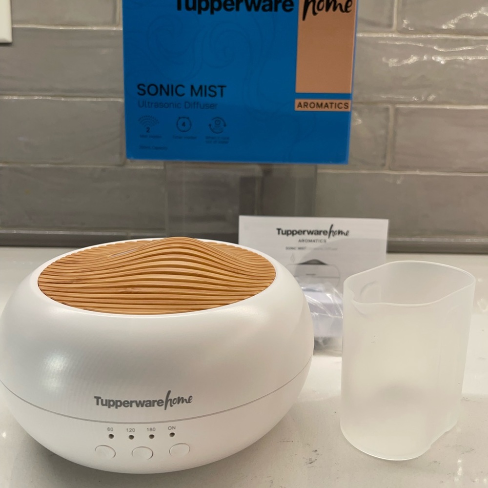 NWT Tupperware Sonic Mist Diffuser with Essential Oils